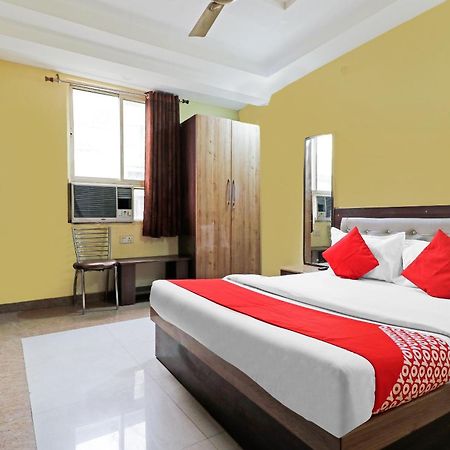 Capital O Royal Inn Near Laskar Gwalijar Zewnętrze zdjęcie